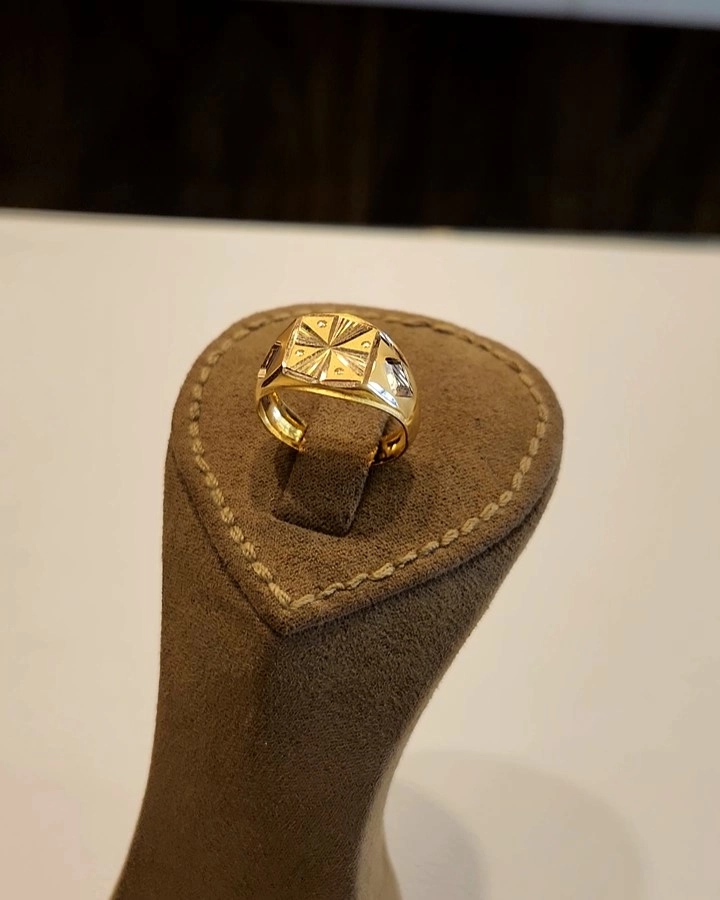 Chanel Yellow Gold Diamond Coco Crush Ring J10864