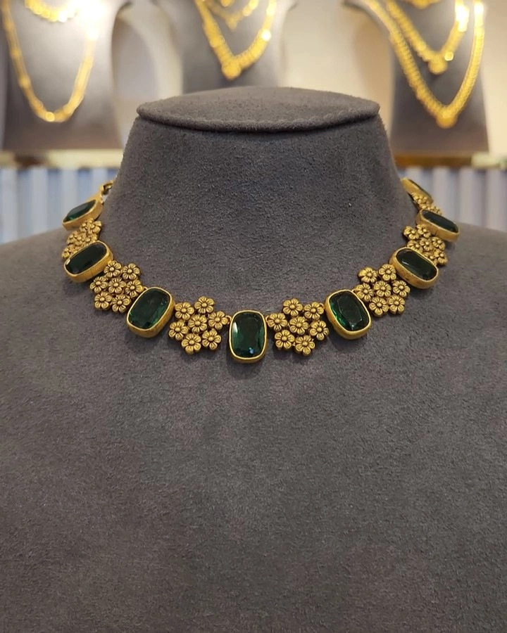 Three sovereign gold choker necklace design with green stones by
